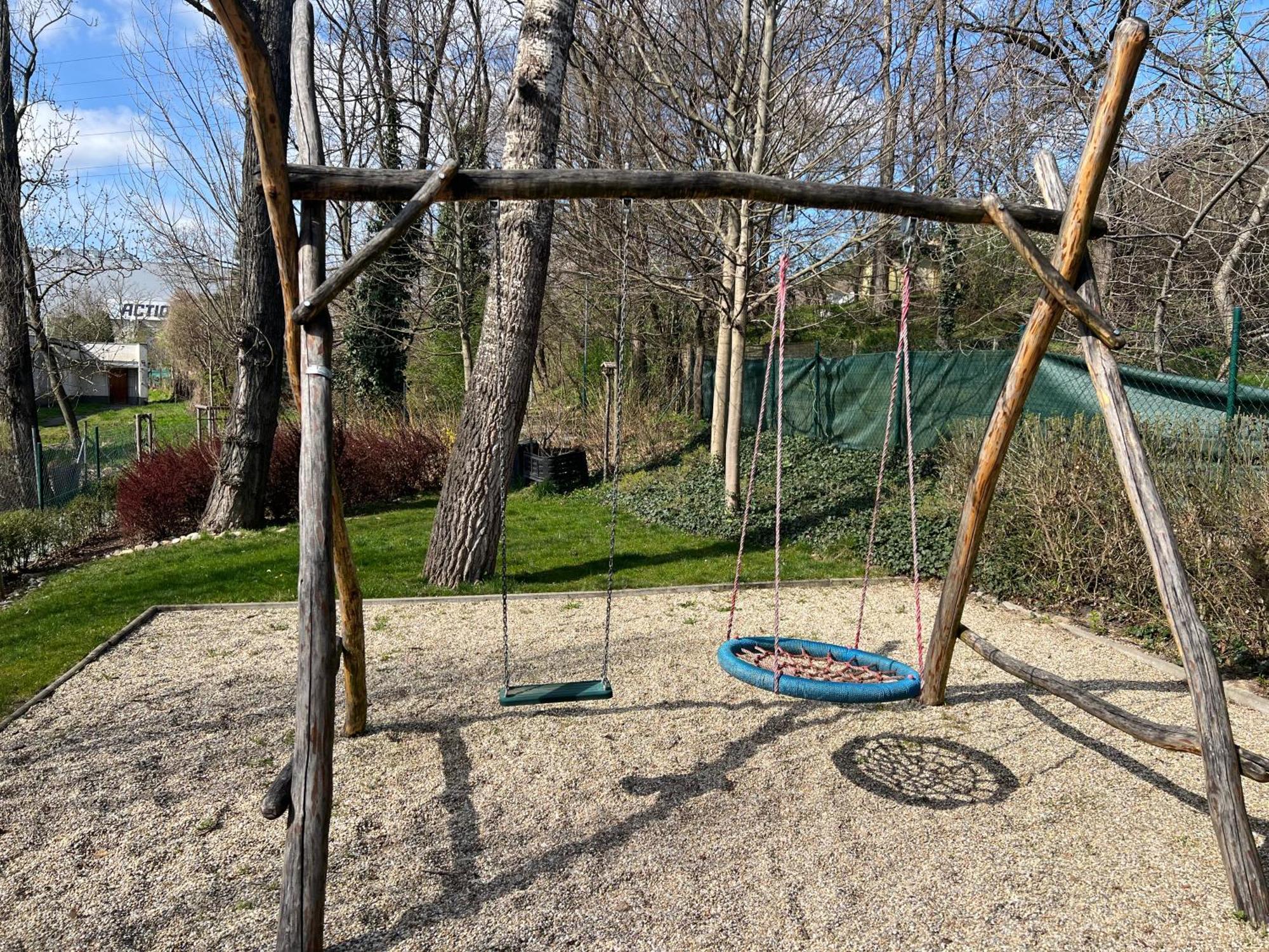 Forest Park Garden Apartment Bratislava Exteriör bild